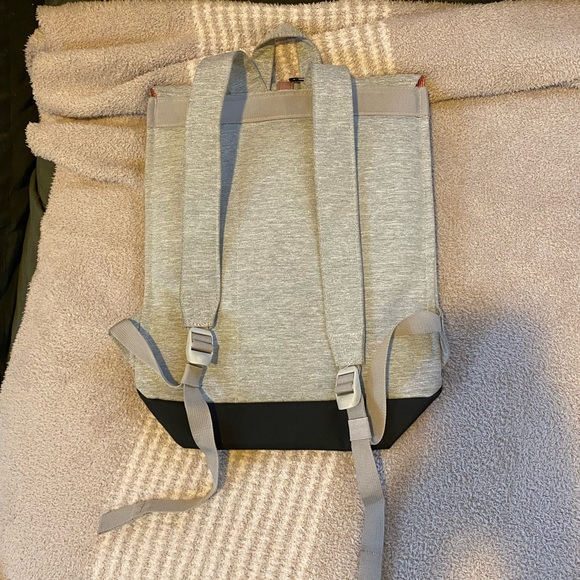 Herschel Backpack - Picture 4 of 4